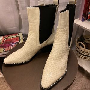 NWT Dolce Vita Boots